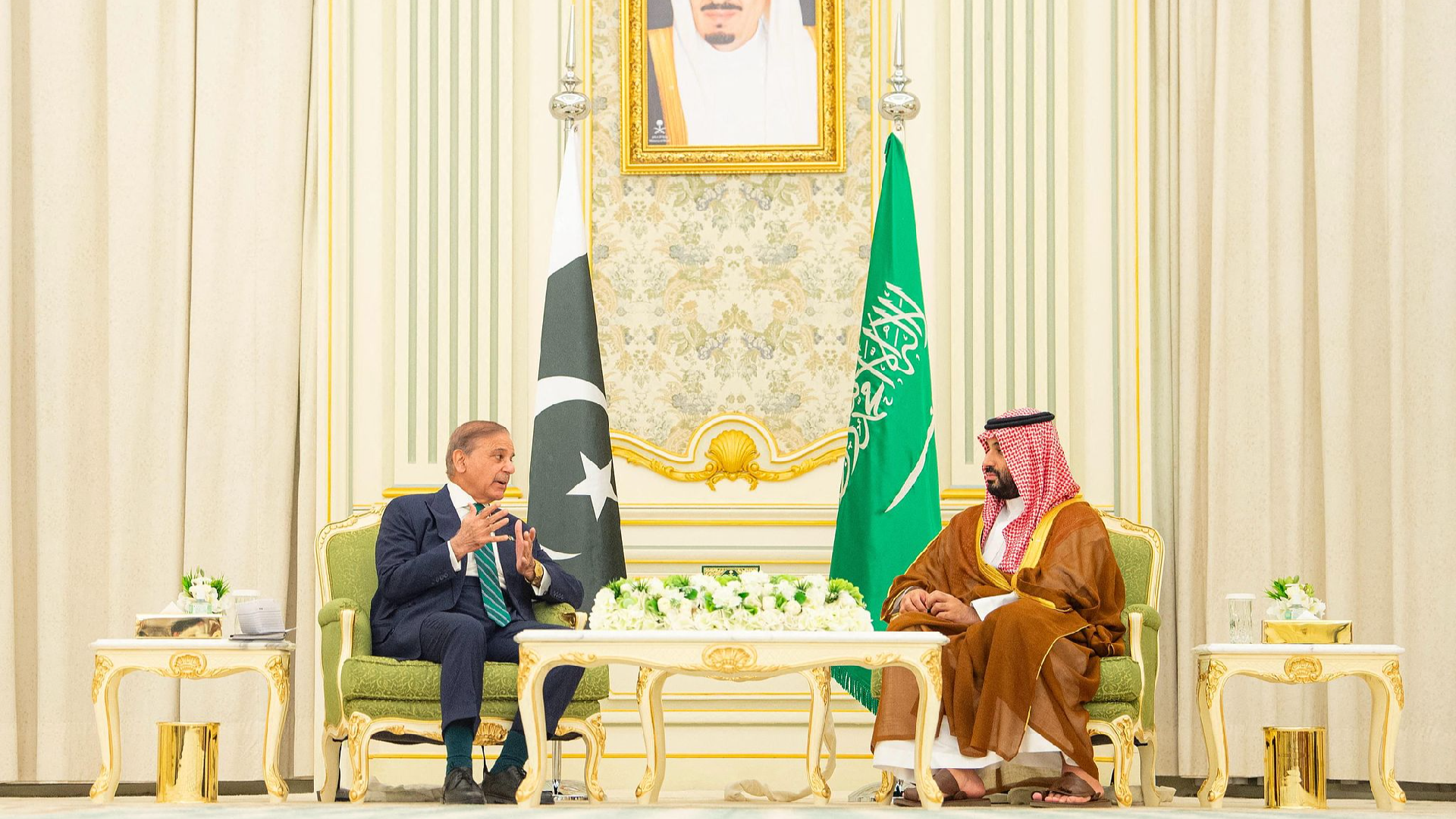 Saudi Arabia, Pakistan sign mutual defense agreement
