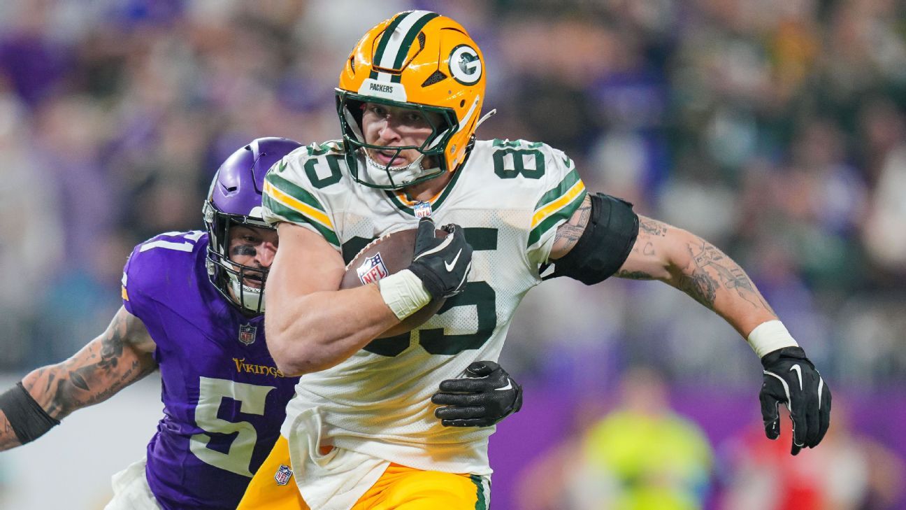 Packers TE Tucker Kraft should be ‘OK’ after injury scare, source says
