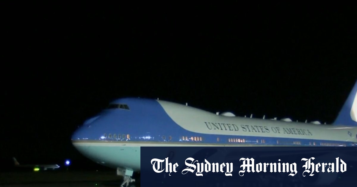 Passenger flight bound for US flies too close to Air Force One