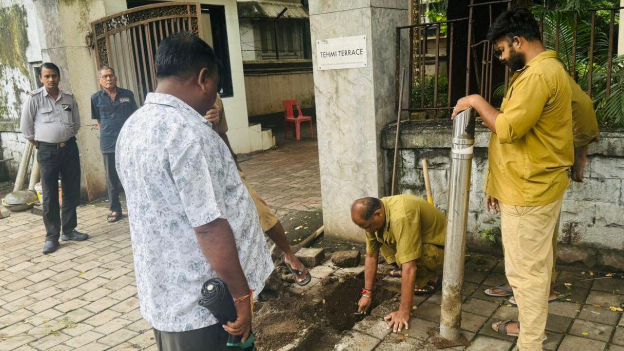 BMC installs bollards on footpaths in Dadar and Matunga to keep motorists away