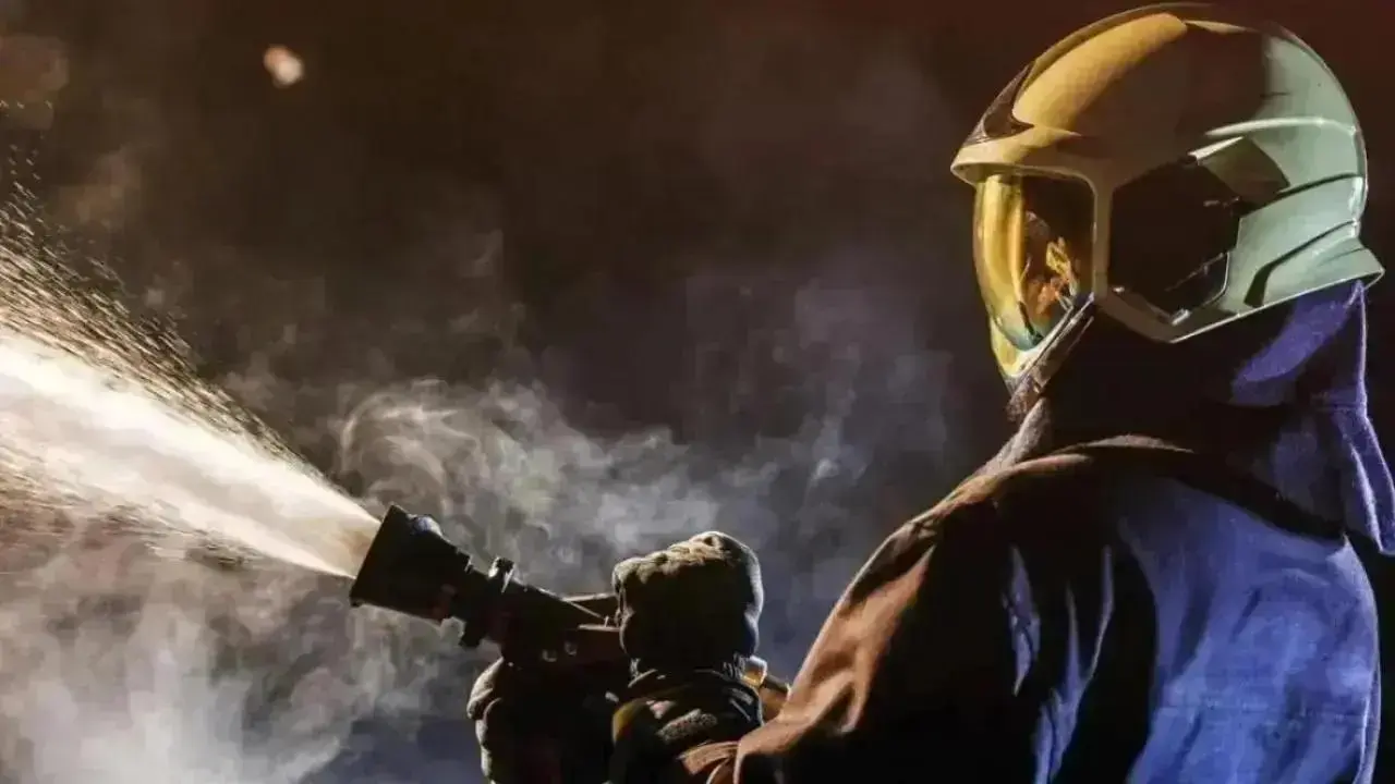 Thane: Trailer-mounted rig machine catches fire; no casualty